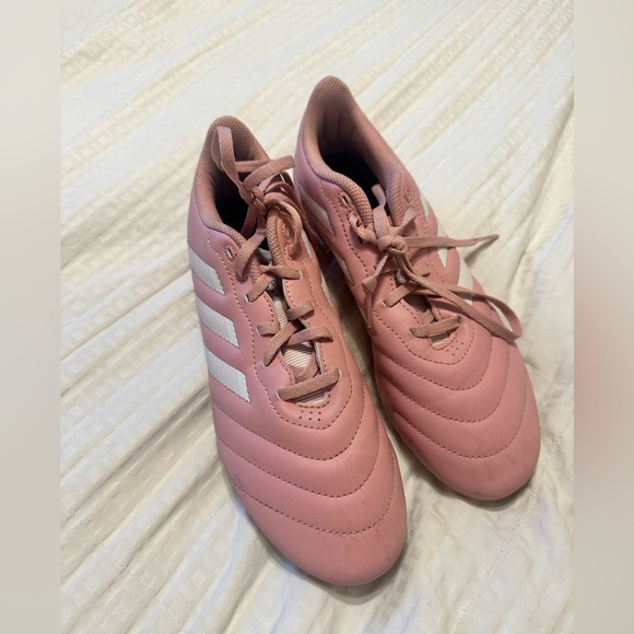 Adidas Women's Pink and White soccer cleats - Picture 1 of 6
